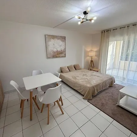 T2 Lumineux 4 Pers, Pisc,plag 2min, Park Priv,wifi Apartman *