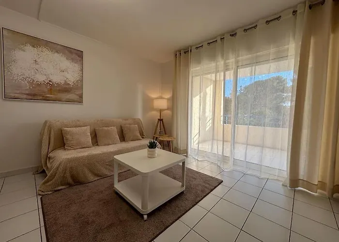 T2 Lumineux 4 Pers, Pisc,plag 2min, Park Priv,wifi Saint-Raphaël