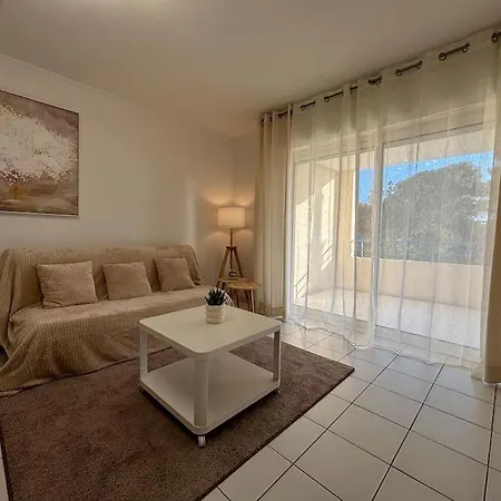 T2 Lumineux 4 Pers, Pisc,plag 2min, Park Priv,wifi Saint-Raphaël