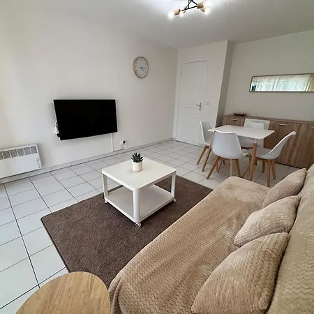 דירה T2 Lumineux 4 Pers, Pisc,plag 2min, Park Priv,wifi *