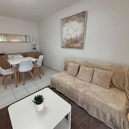 Apartment T2 Lumineux 4 Pers, Pisc,plag 2min, Park Priv,wifi *