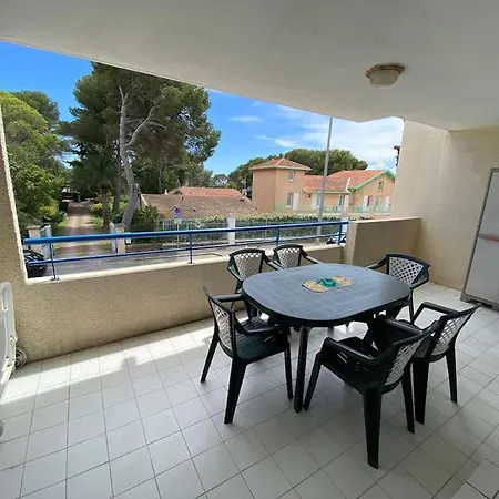 T2 Lumineux 4 Pers, Pisc,plag 2min, Park Priv,wifi דירה