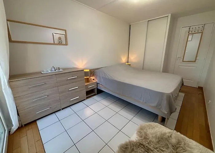 T2 Lumineux 4 Pers, Pisc,plag 2min, Park Priv,wifi *